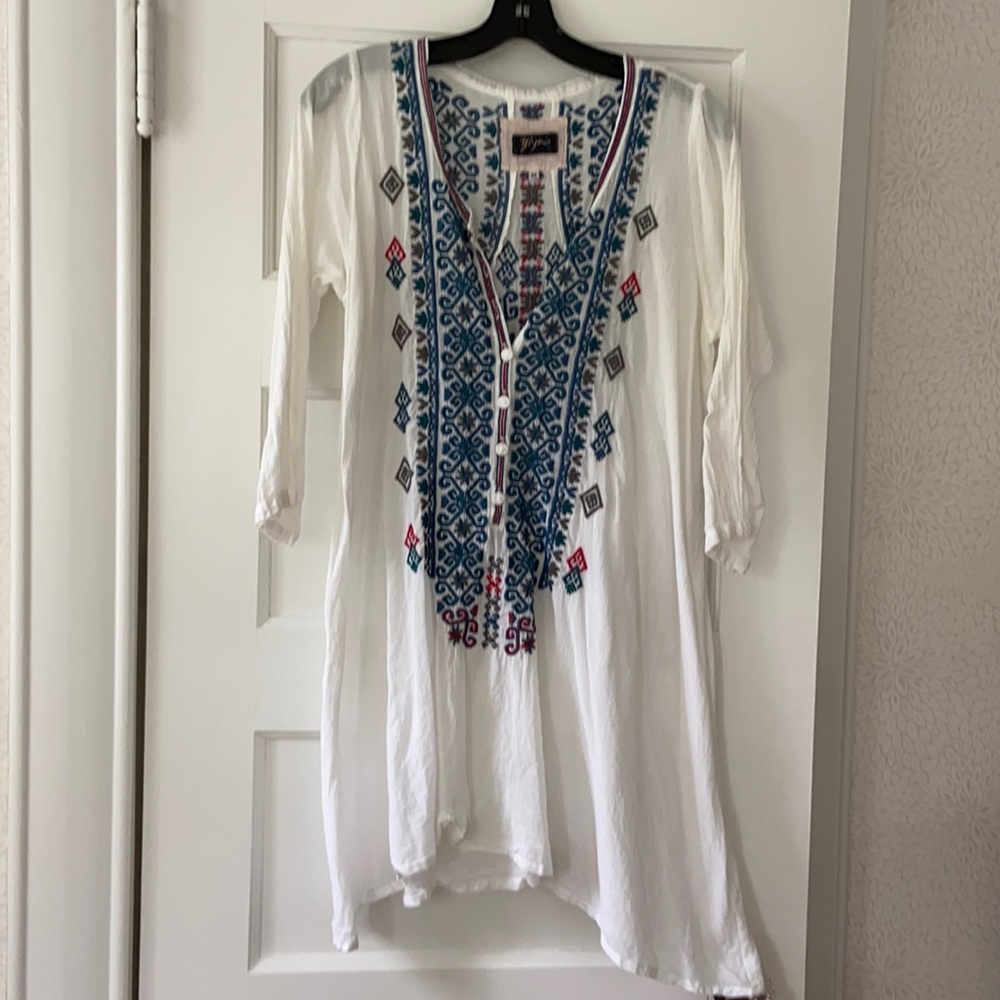 Women’s embroidered tunic